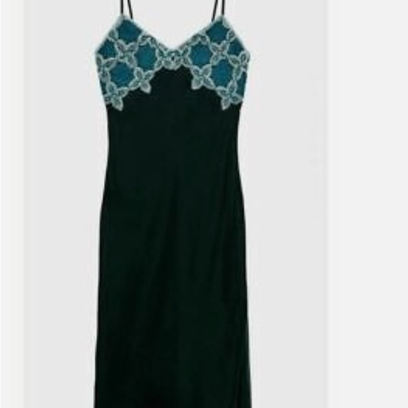 NEW ZARA FW21 LONG MAXI VELVET CROCHET LONG DRESS EMERALD GREEN - Picture 5 of 10